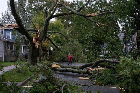 Fiona Hits Atlantic Canada Hundreds Of Thousands Without Power After Storm Rumbles North Cnn