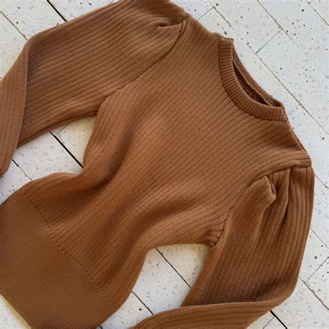 BLUSA MODAL CANELADO PRINCESA BOTÕES NO PUNHO NUDE Dondoca Moda Feminina