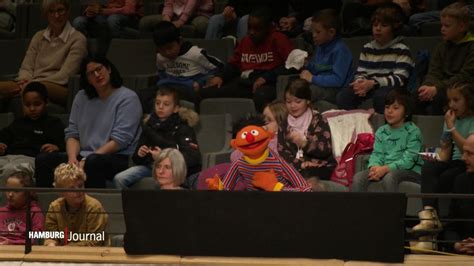 Jahre Sesamstra E Ernie Und Bert In Der Elbphilharmonie Ndr De