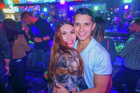 Photos Of Laredo Nightlife At Average Joes Blue Moon Luna Discotek