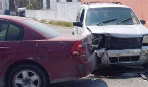 Accidentes dejan cuantiosos daños materiales y obstrucción vial