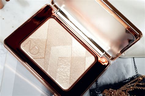 Review Natasha Denona I Need A Nude Glow Highlighter Pretty Is My Profession