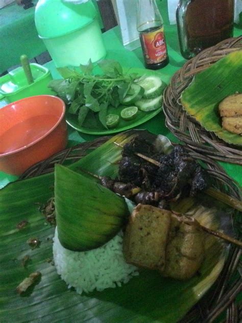 Nasi Uduk Daun Pisang Terdekat Restoran Dan Tempat Makan Indonesia