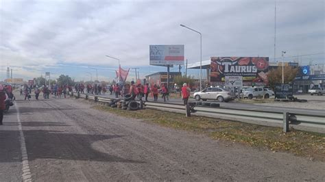 Levantaron los cortes en los puentes carreteros de Cipolletti y Neuquén