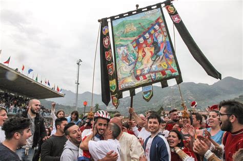 Il Pozzo Vince Il Palio Dei Micci Il Tirreno