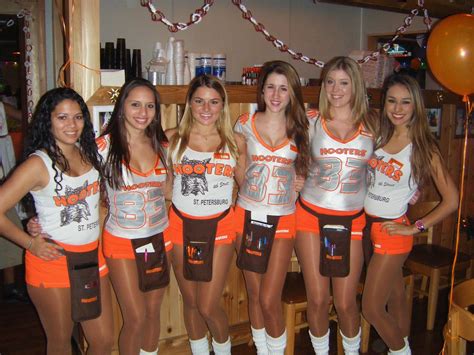 Hooters Girls Of St Petersburg Again Lyle Scott Flickr