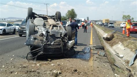 Accidente En Irapuato Pierde Control Conductor Y Vuelca Sobre