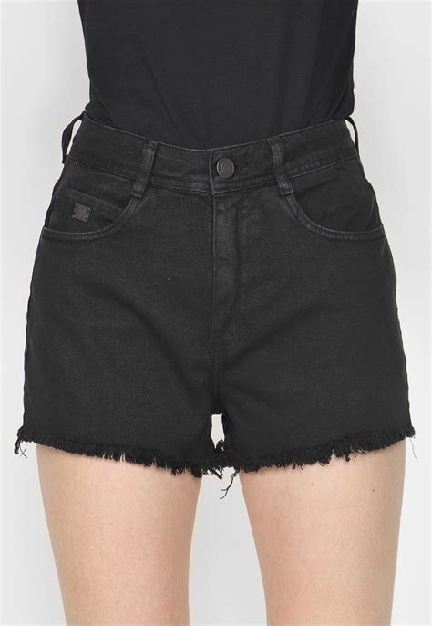 Short Sarja Lança Perfume Hot Pant Preto Compre Agora Dafiti Brasil