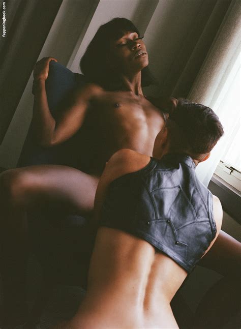 Jiz Lee Jizlee Nude OnlyFans Leaks Fappening FappeningBook