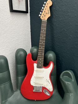 Squier Affinity Mini Stratocaster V Electric Guitar Dakota Red For