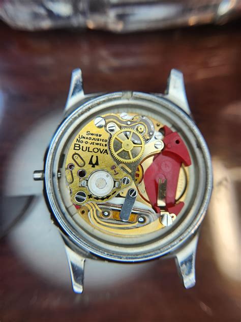 Bulova Accutron Quartz Tz Quartz And Tuning Fork Battery Operated