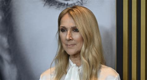 Céline Dion Prête à Un Coup Déclat Son Arrivée à Paris Suscite Les