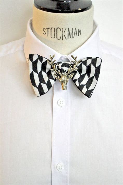 Bow Tie Knotted Geometric Patterns And Deer S Head