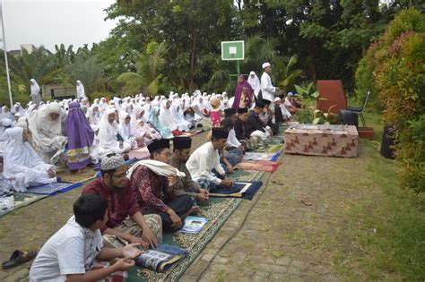 Sholat Idul Adha Di Pondok Pesantren Putri Al Hasanah Darunnajah 9 Pamulang