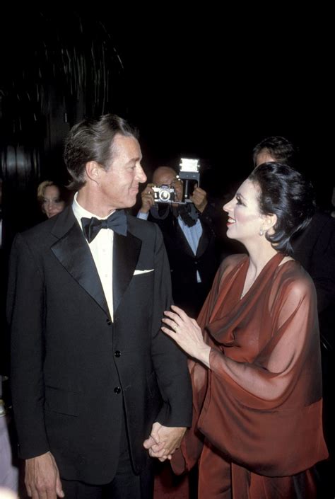 How To Dress For Joy Like Liza Minnelli In Netflixs Halston