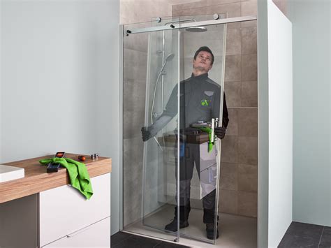 Installer Une Porte De Douche Battante Ou Pivotante Leroy Merlin