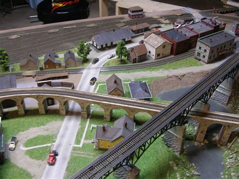 Zack's Amazing 4' X 8' N Scale Model Train Layout