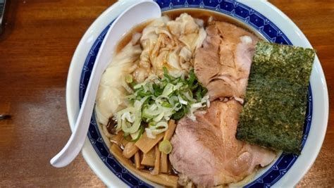 『限定 煮干しそば大盛り＋ワンタン 1050円』らーめん山川のレビュー ラーメンデータベース