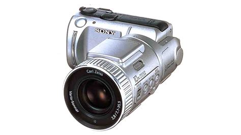 The Evolution Of Sonys Cyber Shot Cameras 1996 2011