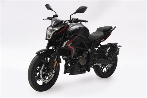 NAKED R On Moto