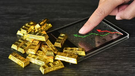 Gold Prices Rise Amid Weakening Dollar And Stable Treasury Yields