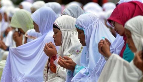 Artikel Tentang Islam: PENGERTIAN IBADAH DALAM ISLAM