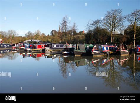 NARROW BOATS REFLECTIONS BRAUNSTON MARINA NORTHAMPTONSHIRE ENGLAND ...