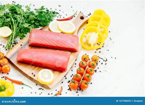 Viande Crue De Filet De Thons Image Stock Image Du Poissons Blanc