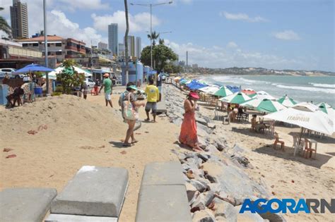 Turistas São Assaltadas Em Ponta Negra Policiais Prendem Suspeito