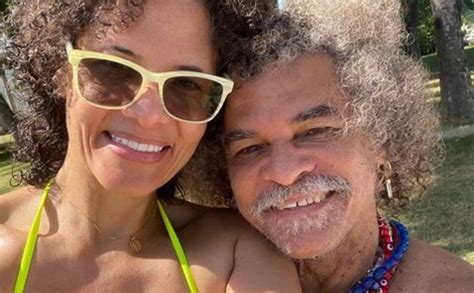 El Pibe Valderrama Dedica Romántica Publicación A Su Esposa Posando