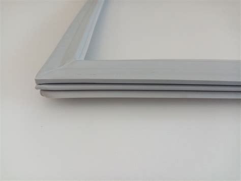 Уплотнитель нижний для МО 750x575 mm, для холодильника Toshiba GR ...