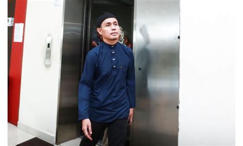 Pu Azman Dipenjara Tahun Dan Sebatan Kerana Kes Amang Seksual