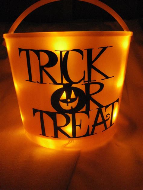 Trick Or Treat Light Up Bucket