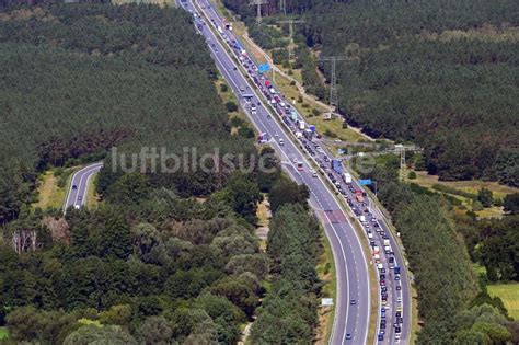 Hohenschöpping aus der Vogelperspektive Autobahn Stau im