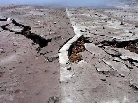 Look Inside Kilauea Volcanos Collapsing Summit Crater With A Usgs Drone