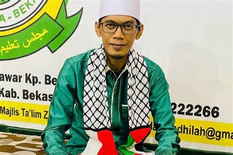 Biografi Ustadz Nur Fadilah Atau Ustadz Tile Pengetahuan