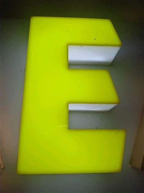 Outdoor Yellow 12 Inch LED Acrylic Letter For Promotional 12x10inch