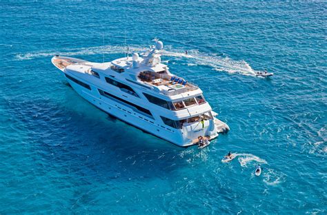 Delta Marine Victoria Del Mar Superyacht: Features, Photos ...