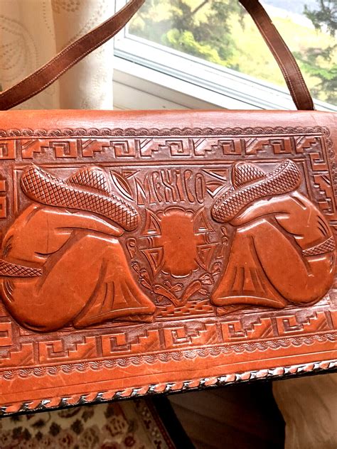 Rare Vintage Mexican Hand Tooled Leather Handbag Purs Gem