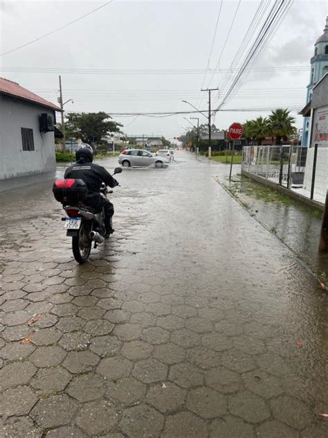 CAOS Tijucas Amanhece Ruas Alagadas E Motoristas Enfrentaram