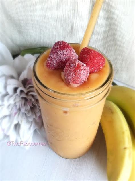 Strawberry Mango Banana Bliss Smoothie Tworaspberries