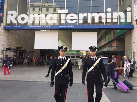 Roma Turista Accoltellata A Termini Identificato Aggressore