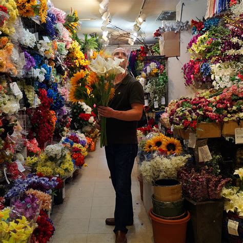 Lasting Art, a Flower Store Where Everything Is 100% Fake - The New