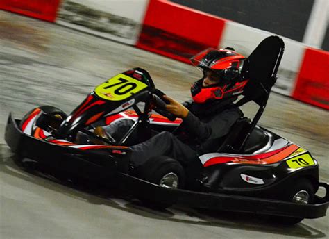 Medina: Kart racing at High Voltage Indoor Karting - Junior (3x6 min ...