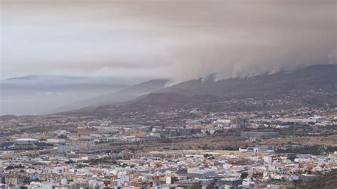 El fuego de Tenerife afecta a más de 2 600 hectáreas y ya son más de 7