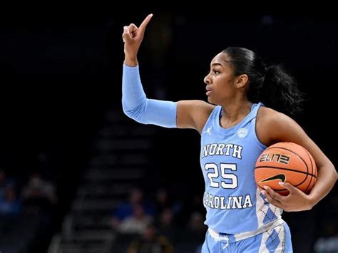 Unc Womens Basketball Deja Kelly Puts Together Impressive Performance