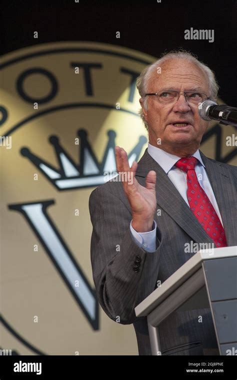 Burtrask 2014 09 17 King Carl Gustaf Is Seen During His Visit To The