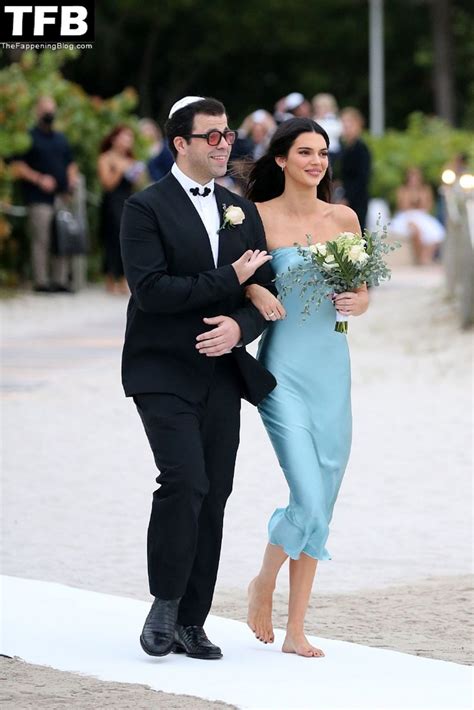 Kendall Jenner Bella Hadid Look Radiant As Barefoot Bridesmaids At A