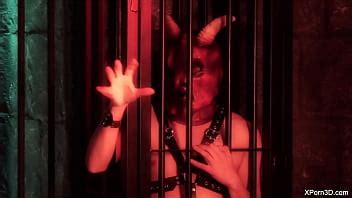 Bondage BDSM Dungeon Slave Girl Face Pussy baisée durement par deux esclaves avec d énormes