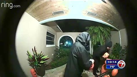 Crooks Steal Halloween Decorations From 2 Sw Miami Dade Homes Wsvn